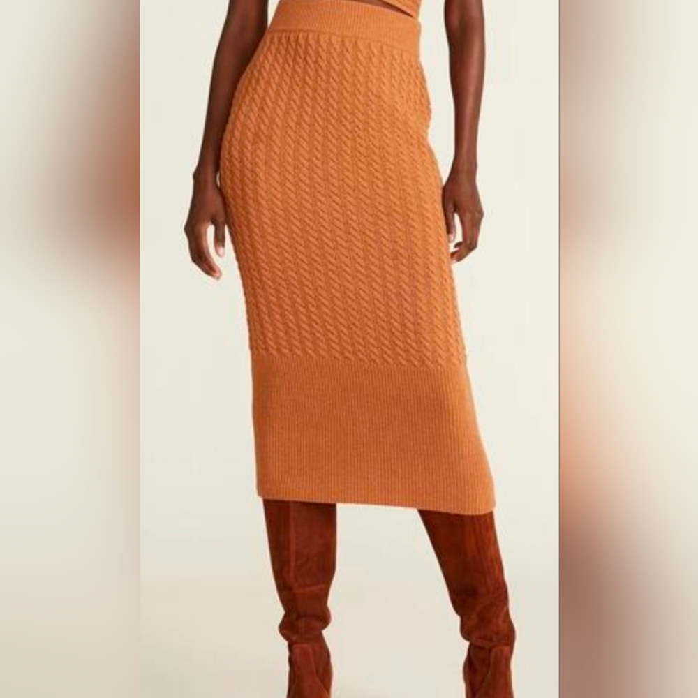 AMUR Ribbed Knit Skirt in Warm Taupe